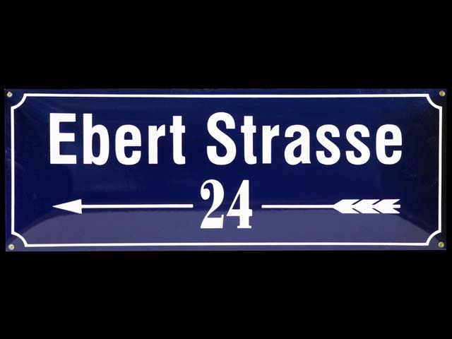Wegweisend-Strassenschild-I