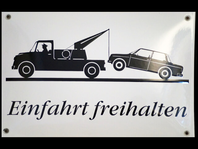 Emailleschild Einfahrt freihalten