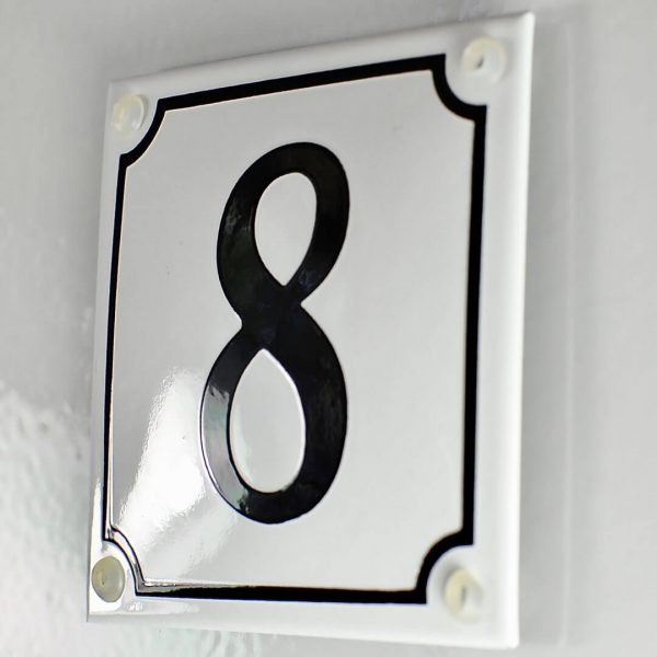 Emaille-Hausnummernschild-10x10cm.jpg