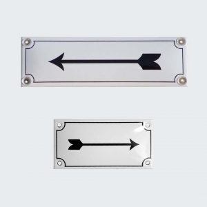 Emaille-Hinweisschild-mit-Pfeil