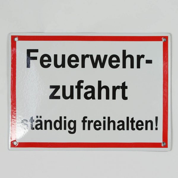 Emailleschild-Feurwehrzufahrt freihalten